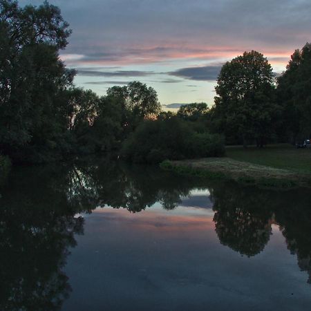 Froschkoenig Mit Teichblick Apartman Trendelburg Kültér fotó