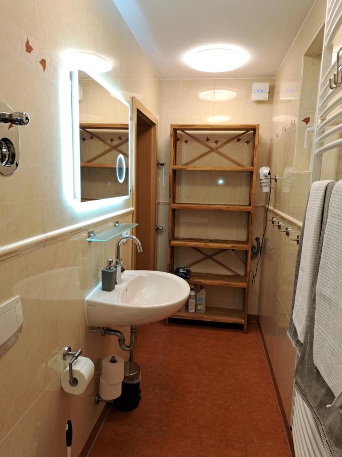 Froschkoenig Mit Teichblick Apartman Trendelburg Kültér fotó